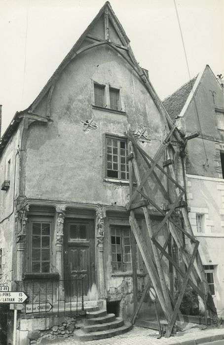 Maison : Façade sur rue, vue générale