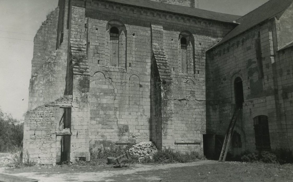 Ancienne abbaye de Bois-Aubry : Eglise abbatiale, façade latérale sud, vue générale