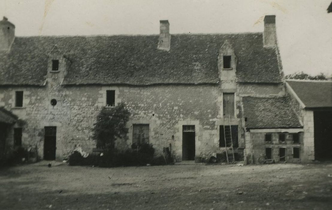 Manoir de la Chetalière : Cour intérieure, façade sud, vue générale