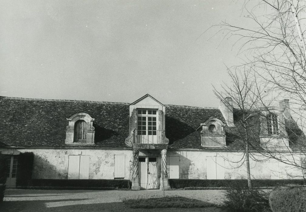 Manoir de la Miltière : Façade sud, vue partielle