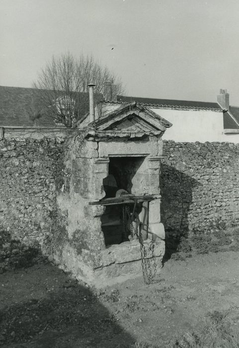 Manoir de la Miltière : Détail du puits