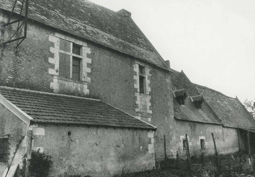 Manoir de l'Ortière : Façade nord-est, vue partielle