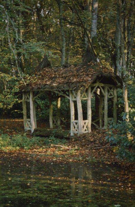 Domaine de la Donneterie et Ferme industrielle de Platé (également sur commune de Neuvy-le-Roi) : Embarcadère, vue générale