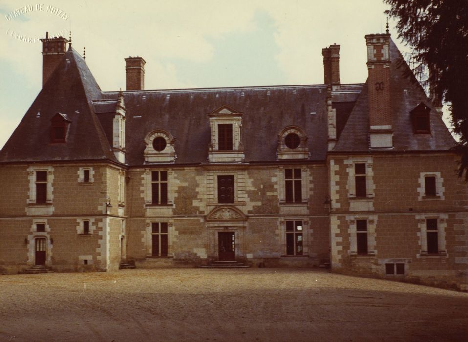 Château : Façade nord, vue générale