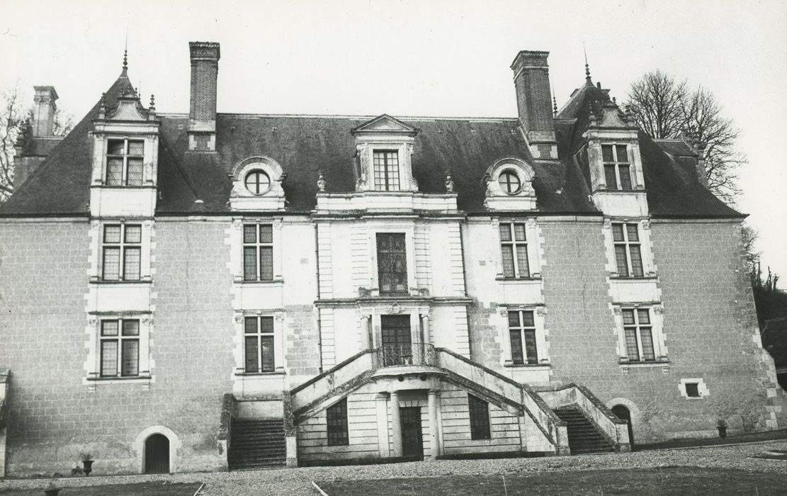 Château : Façade sud, vue générale