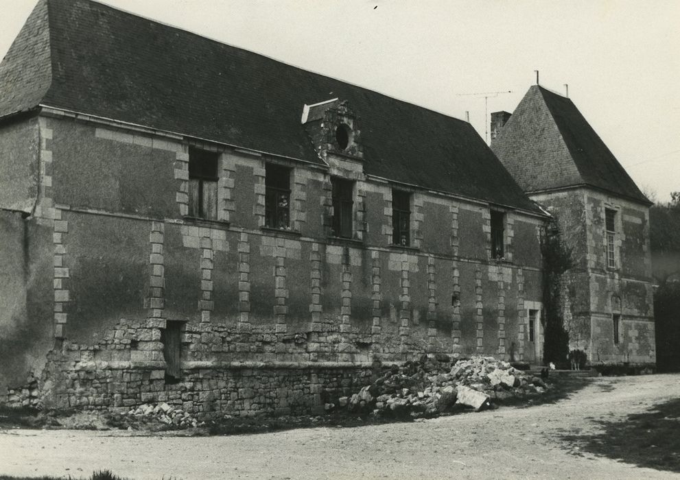 Château du Pressoir : Aile est, façade est, vue générale