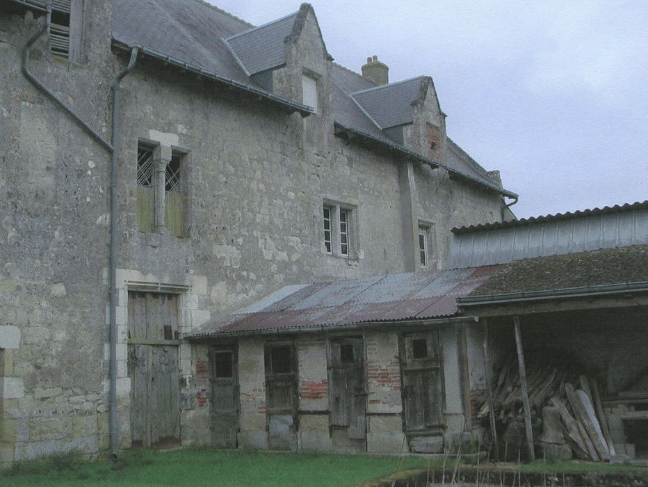 Logis seigneurial de Parçay ! Façade nord, vue partielle