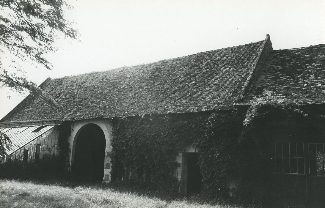 Château de la Brêche : Grange, vue générale