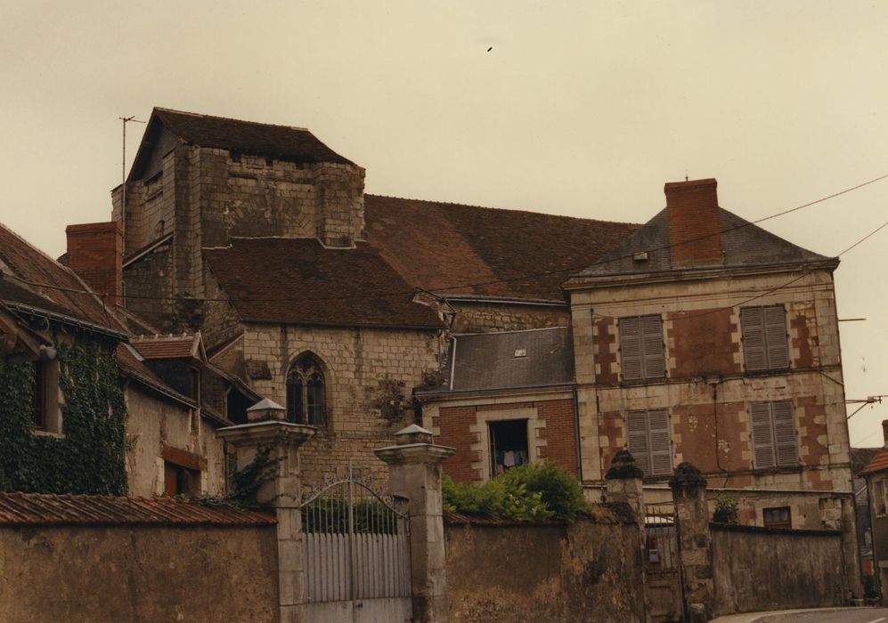 Ancienne église Notre-Dame-des-Echelles : Façade latérale nord, vue partielle