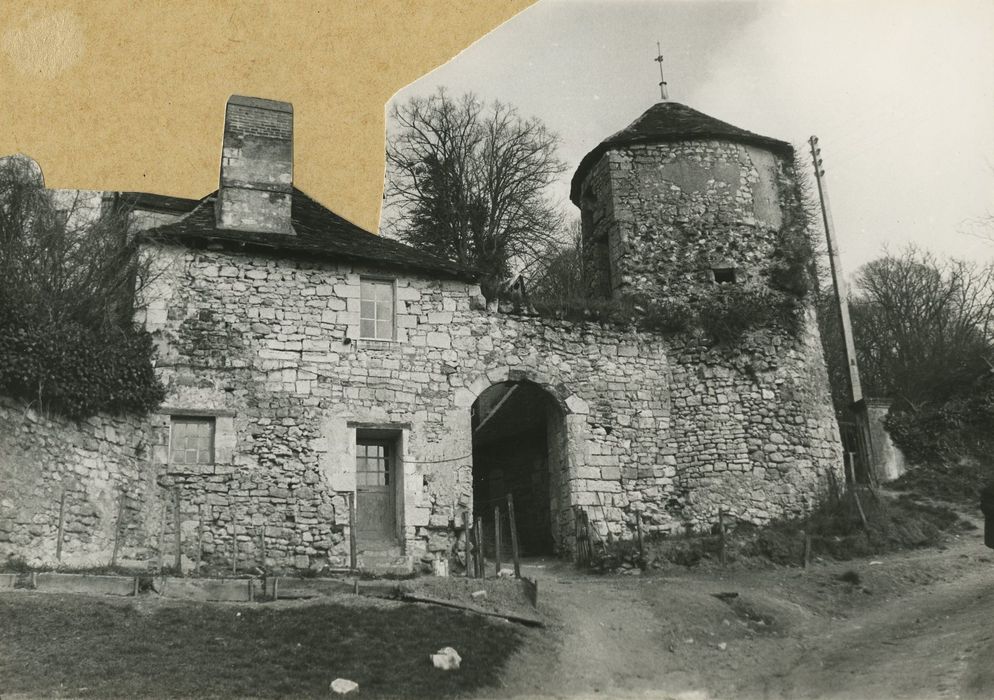 Château des Lions : Porterie, façade sud, vue générale