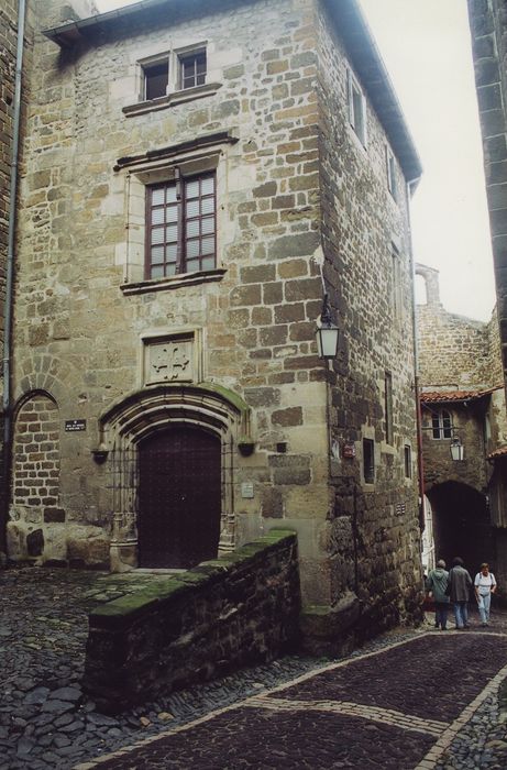 Hôtel de la Prévôté : Façade ouest sur rue, vue générale