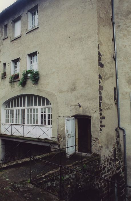 Hôtel de la Prévôté : Façade nord sur cour, vue partielle