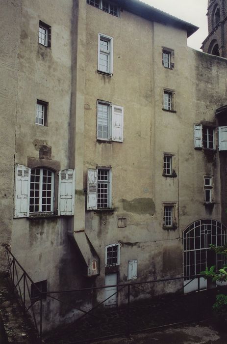 Hôtel de la Prévôté : Façade nord sur cour, vue partielle