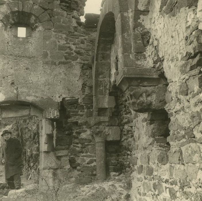 Château d'Artias : Chapelle, vue partielle des ruines