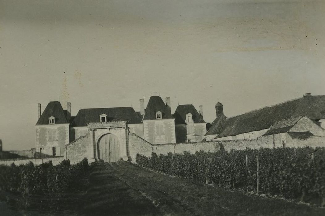 Château de Louy : Ensemble sud, vue générale