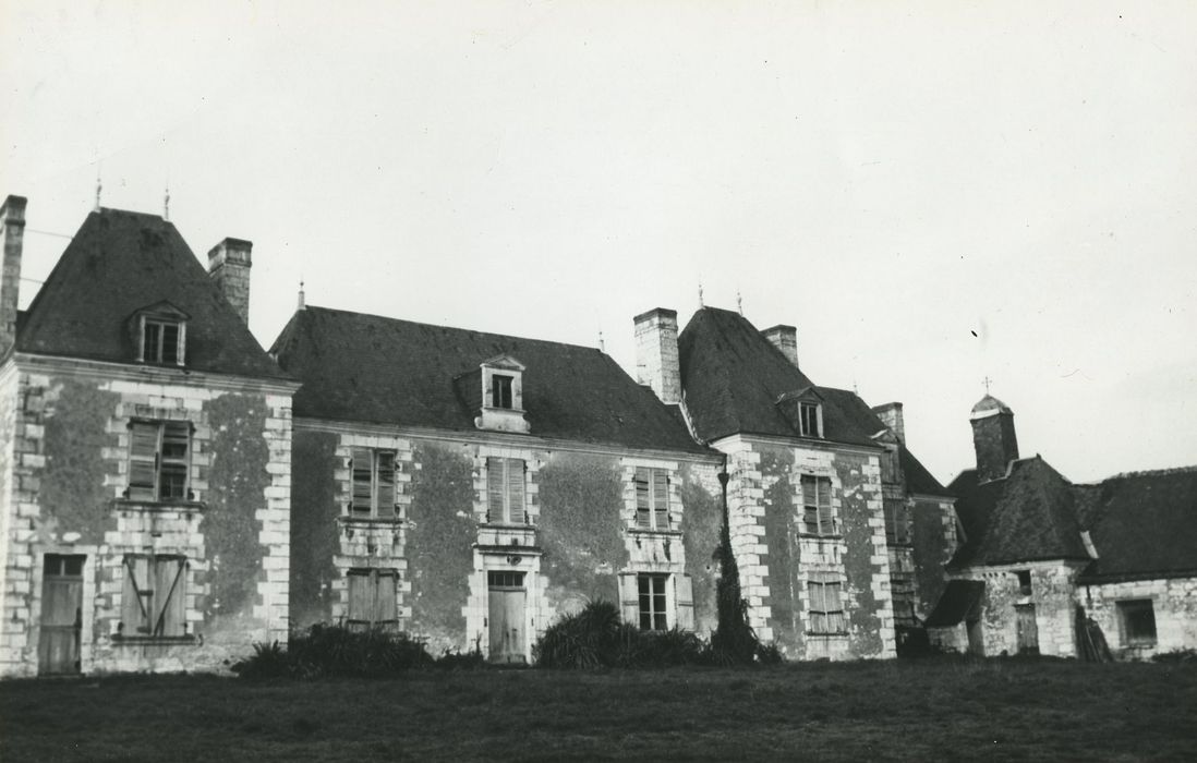 Château de Louy : Façade sud, vue générale