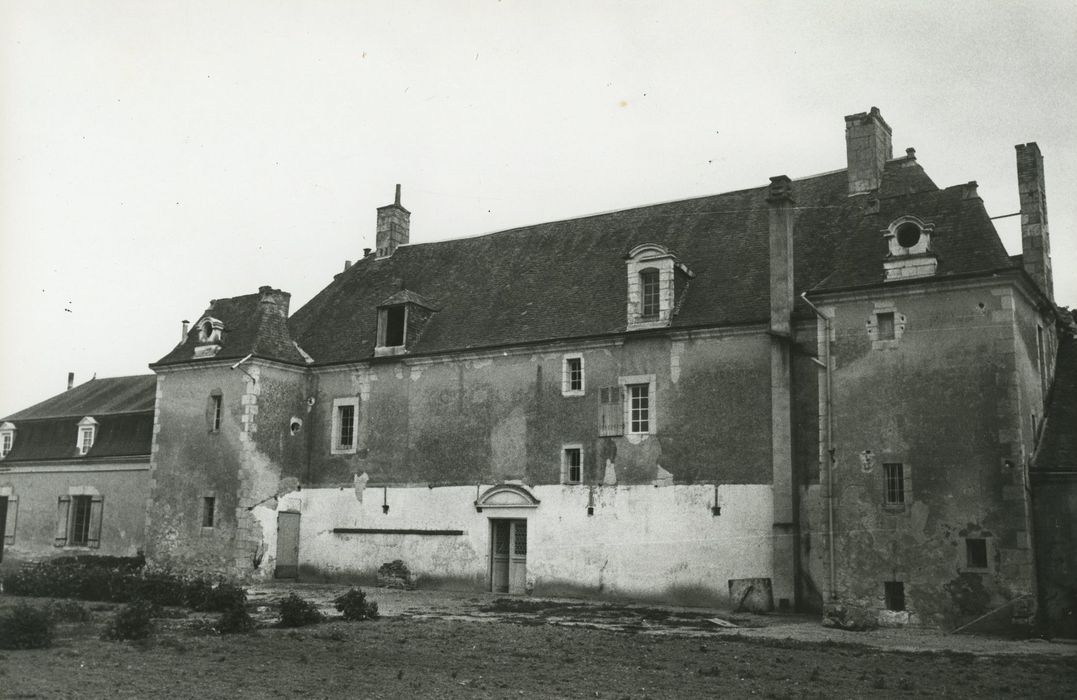 Manoir de la Plâterie : Façade nord, vue générale