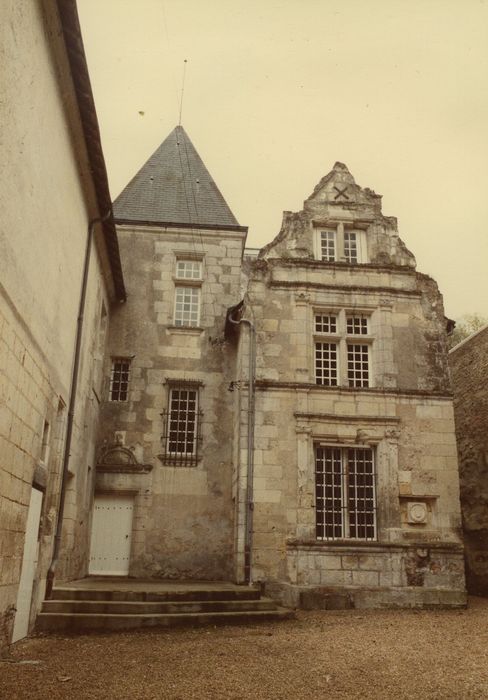 Château de la Côte : Façade nord en retrait, vue générale