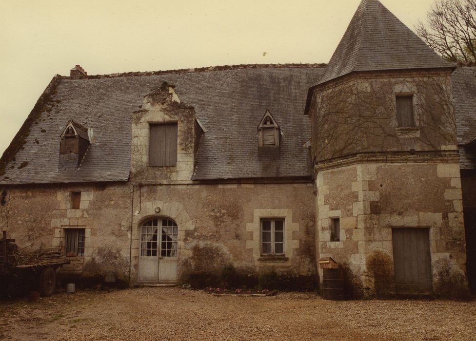 Château de la Côte : Communs, façade nord, vue gnérale