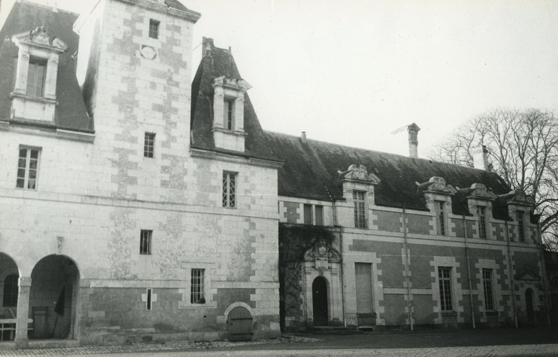 Château de La Vallière : Façade est, vue partielle