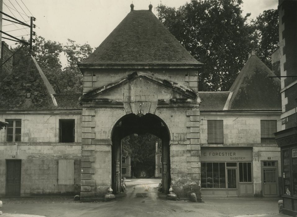 Enceinte de la ville : Porte d’accès sud, élévation nord, vue générale