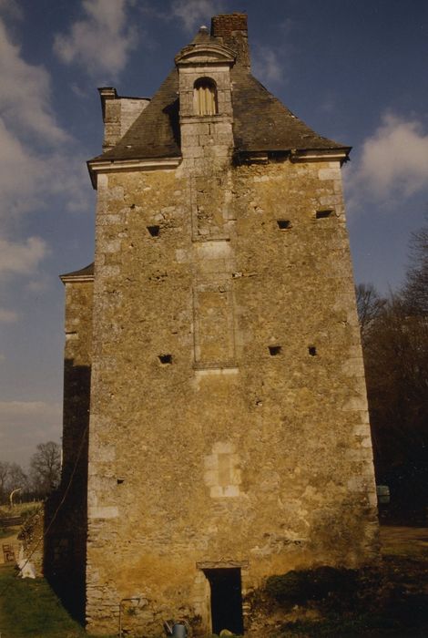 Manoir de la Fosse : Façade ouest, vue générale