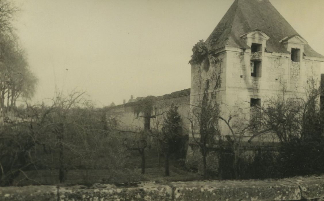 Enceinte de la ville : Pavillon nord-ouest, vue générale