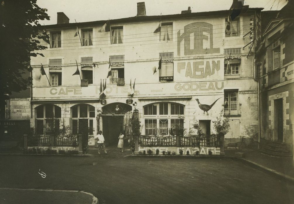 Maison : Façade antérieure, vue générale