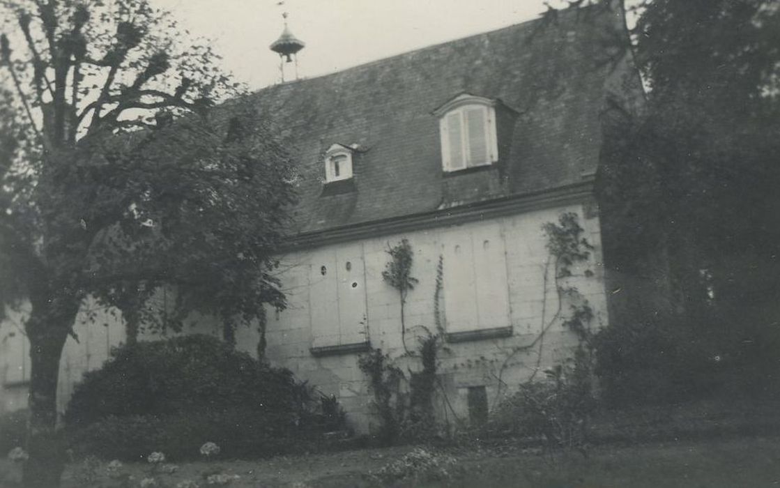 Manoir de la Grand'Cour : Façade nord, vue partielle