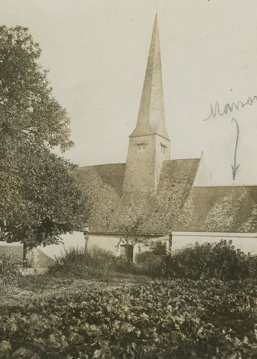 Eglise Saint-Etienne : Façade latérale nord, vue partielle