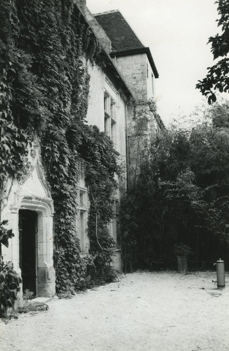 Manoir d'Andigny : Façade ouest, vue partielle