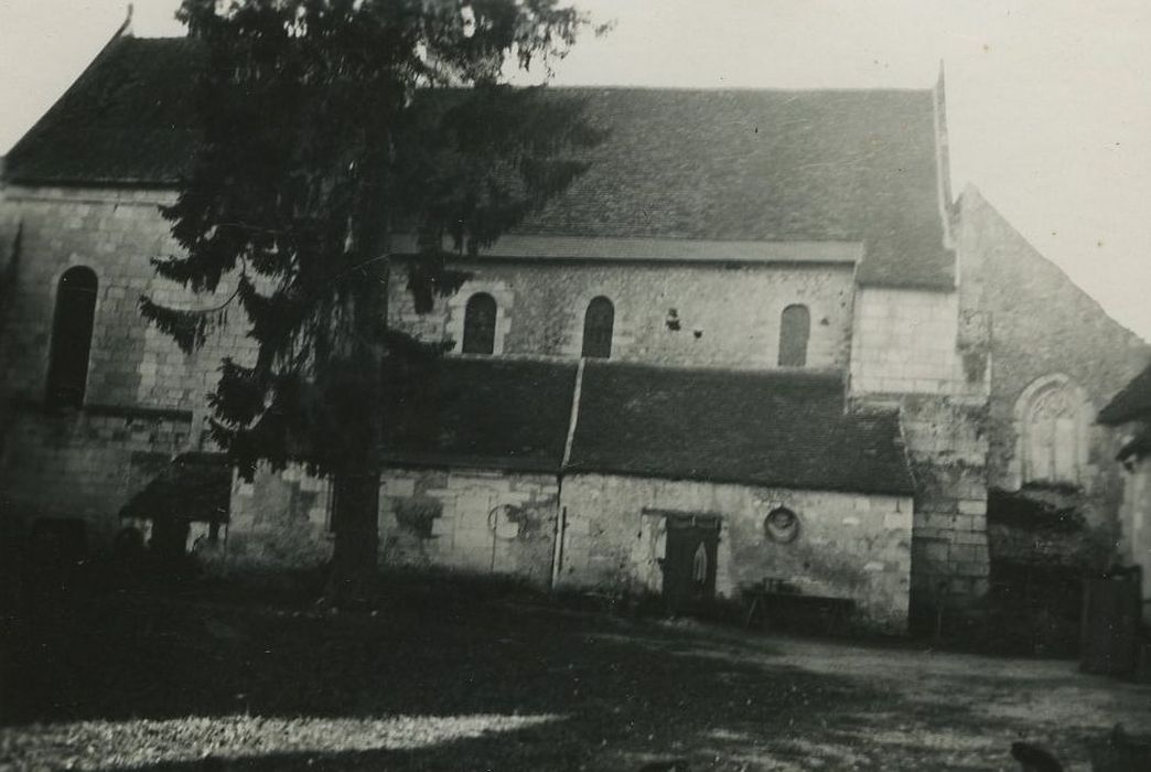 Eglise Saint-Jean-Baptiste : Façade latérale nord, vue générale