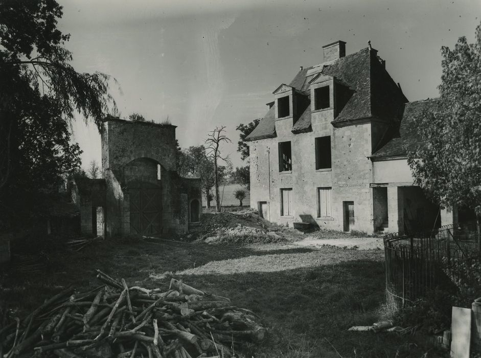 Restes de l'ancien château du Grand Launay : Ensemble nord-est, vue générale