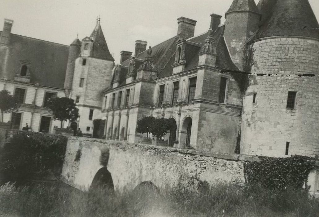 Château de la Motte-Sonzay : Aile est, façade ouest, vue générale