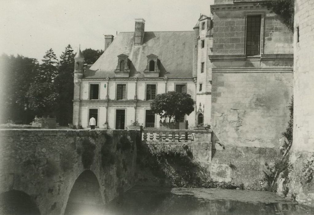 Château de la Motte-Sonzay : Aile nord, façade sud, vue partielle