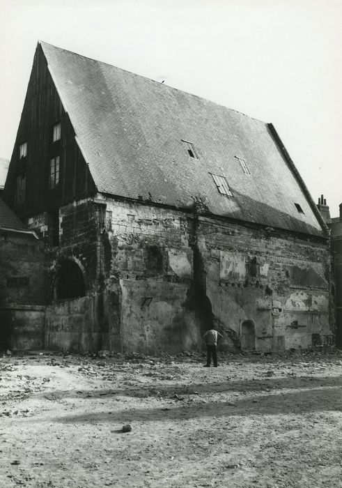 Ancienne chapelle du Petit-Saint-Martin, actuellement annexe de l'Ecole des Beaux-Arts de Tours : Ensemble nord-est, vue générale