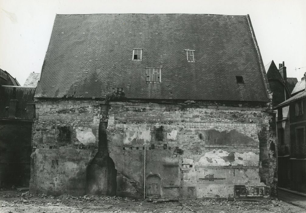 Ancienne chapelle du Petit-Saint-Martin, actuellement annexe de l'Ecole des Beaux-Arts de Tours : Façade nord, vue générale