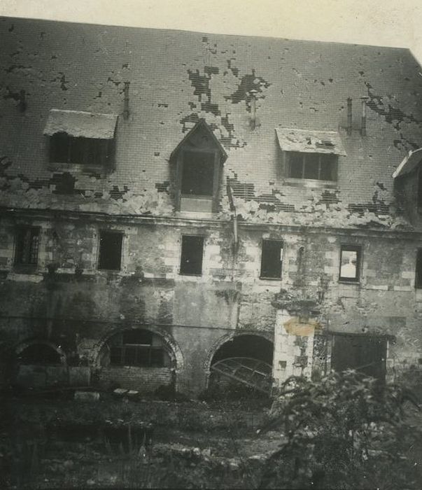 Ancienne abbaye de Saint-Julien : Bâtiments abbatiaux, vue partielle