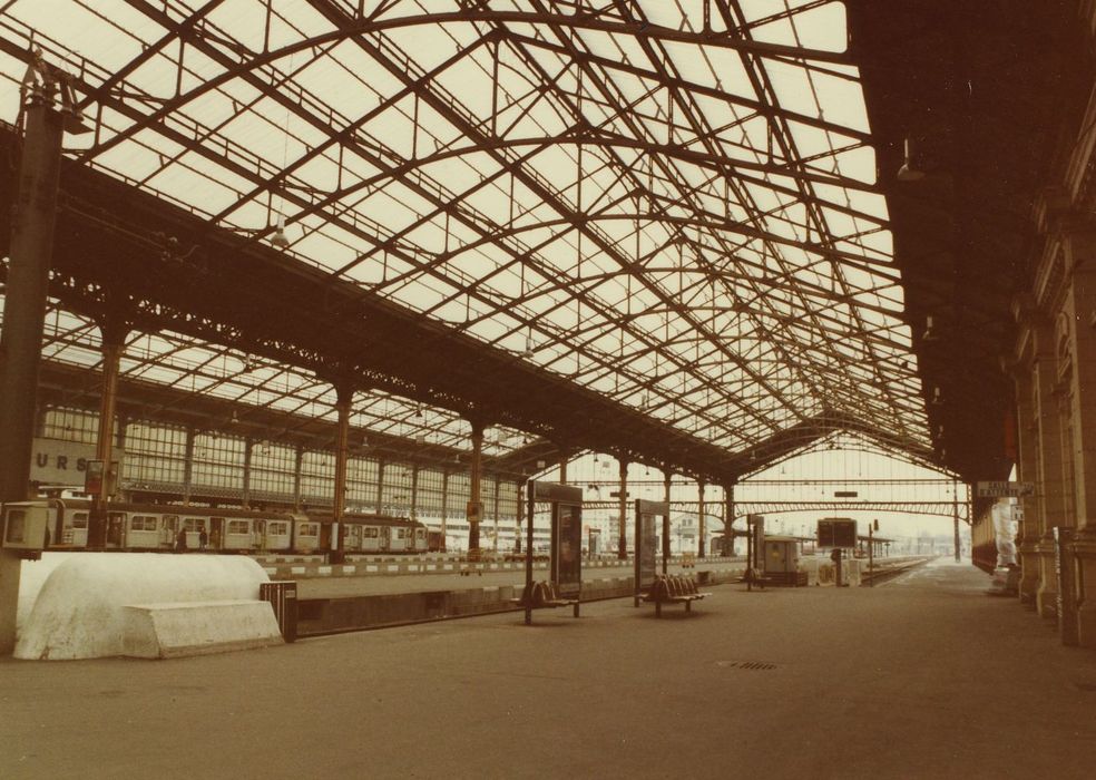 Gare : Quais, vue partielle