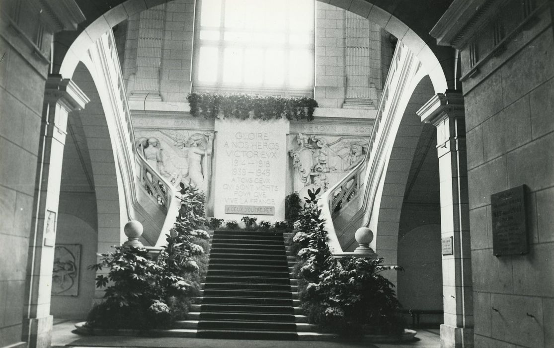 Hôtel de ville : Escalier d’honneur, vue générale