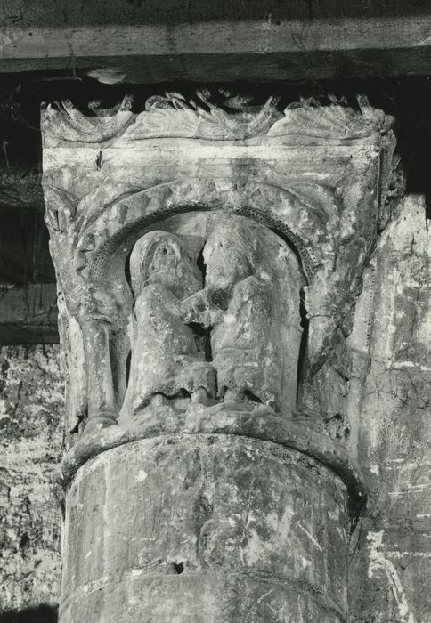 Ancienne maladrerie Saint-Lazare : Nef, mur latéral sud, détail d’un chapiteau