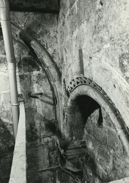 Ancienne maladrerie Saint-Lazare : Nef, angle nord-ouest de la première travée, vue partielle