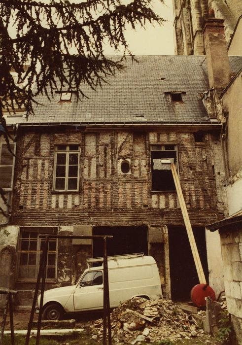 Ancienne abbaye de Saint-Martin : Façade ouest, vue générale