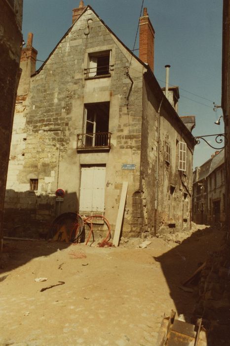 Maison située dans l'îlot Saint-Martin : Façades sud et ouest sur rues, vue générale 