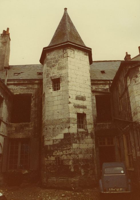 Maison située dans l'îlot Saint-Martin : Façade nord sur cour, vue générale