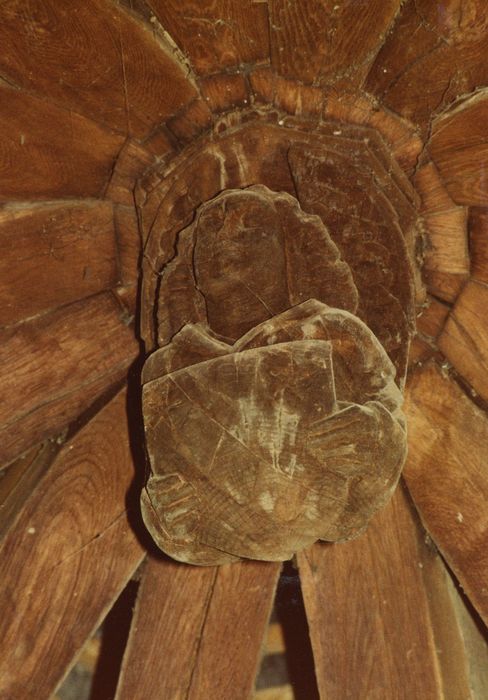 Maison située dans l'îlot Saint-Martin : Détail de la clef de la charpente de la tourelle d’escalier