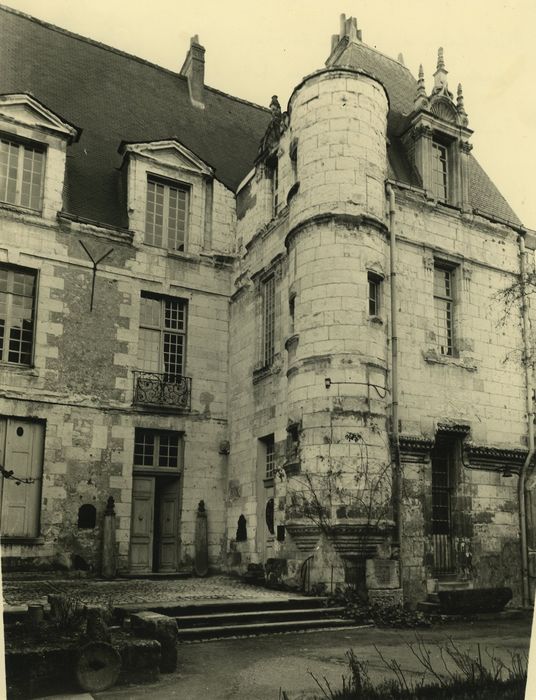 Hôtel de Jean Galland, ou Babou de la Bourdaisière : Façade sur cour, vue partielle