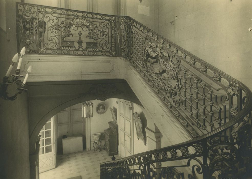 Hôtel Mame, ou Lefebvre de Montifray : Escalier d’honneur, vue partielle