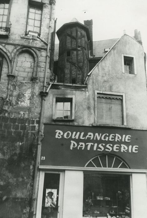 Maison : Tourelle d’escalier, vue partielle