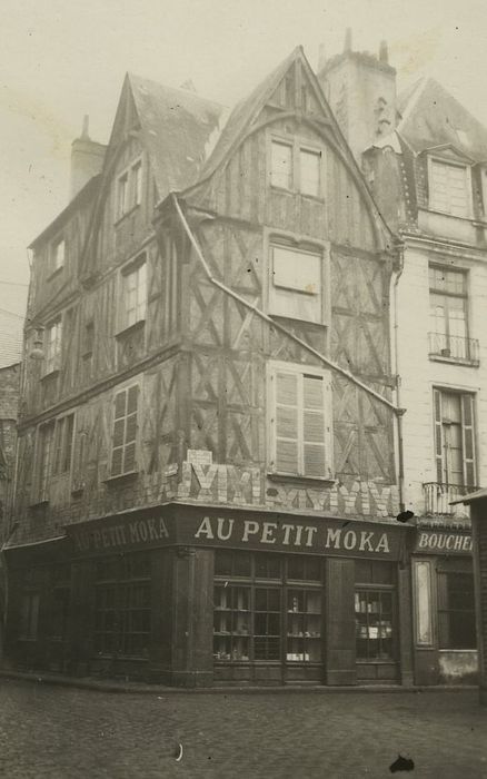 Maison : Façades sur rues, vue générale